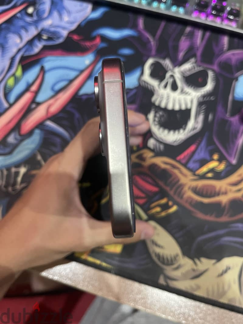 iPhone 15 Pro Max 4