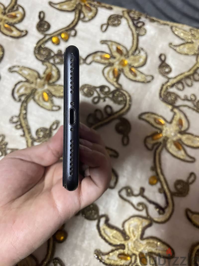 Apple - iPhone 8 Plus 1