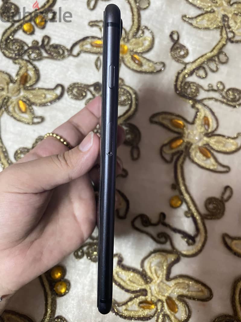 Apple - iPhone 8 Plus 3