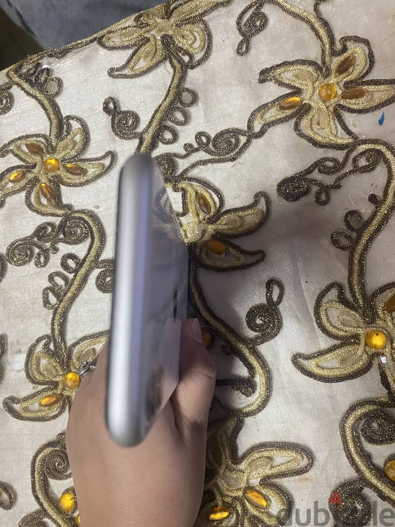 Apple - iPhone 11 3