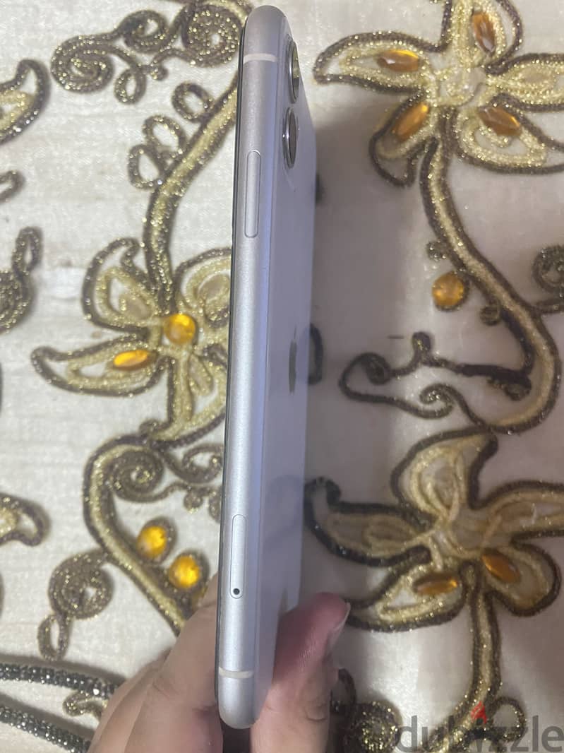 Apple - iPhone 11 5