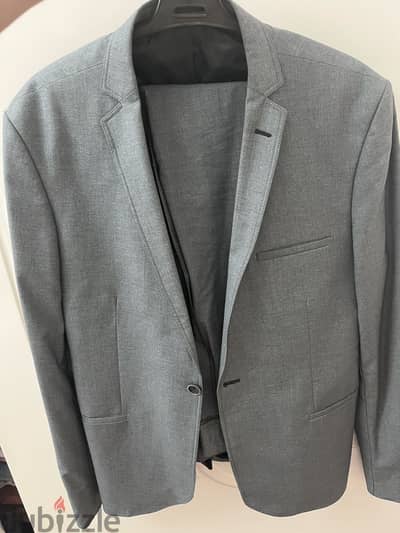 U. TURN grey suit (used)