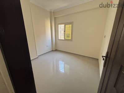 الشيخ زايد الحي العاشر المجاوره الثانيه من المالك مباشره
