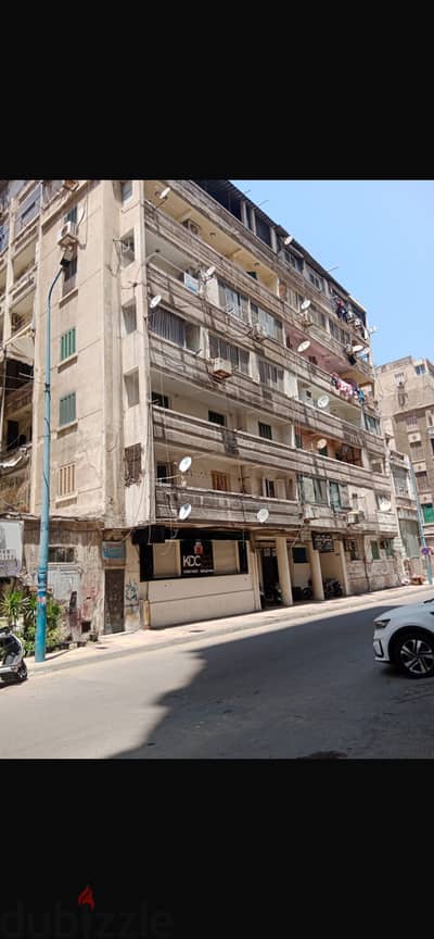 شقه للبيع بشارع بورسعيد اسبورتنج الصغري  ٣ غرف وريسبشن