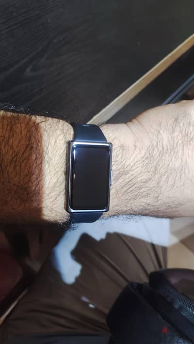Huawei band 11 pro استعمال خفيف جدااااا ملبوسه مرتين فقط
