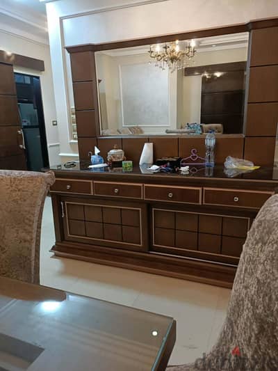 سفرة بحالة ممتازة للبيع