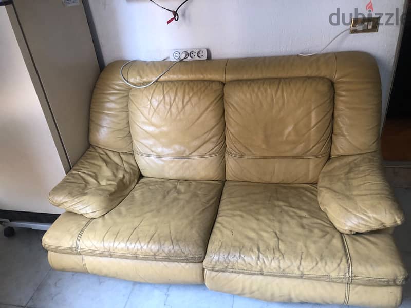 Sofa leaser 1