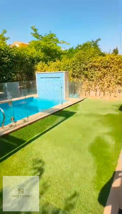 للإيجار Town House مفروش بالكامل في Layan Compound