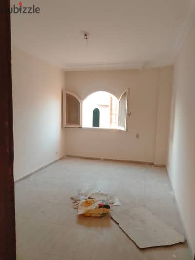 Apartment for rent empty first neighborhood fifth adjoining fourth floor without elevator