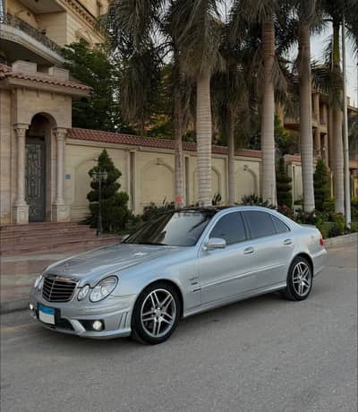 Mercedes-Benz E350 2005