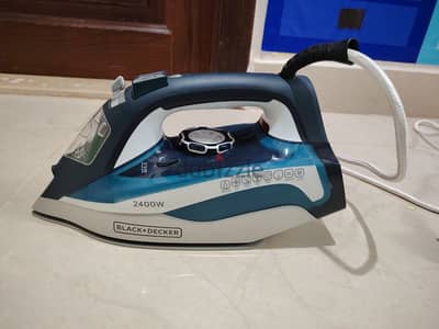 Steam iron Black and decker  مكواة بالبخار بلاك اند ديكر