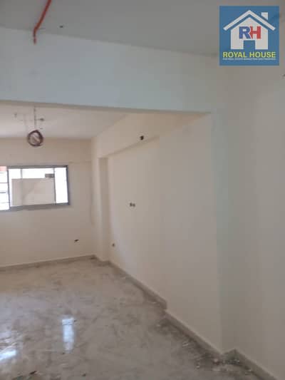100 sq m apartment for sale, suitable for administrative or residential use. Corner location on Manisha El Tahrir Street and Ain Shams Street, opposit