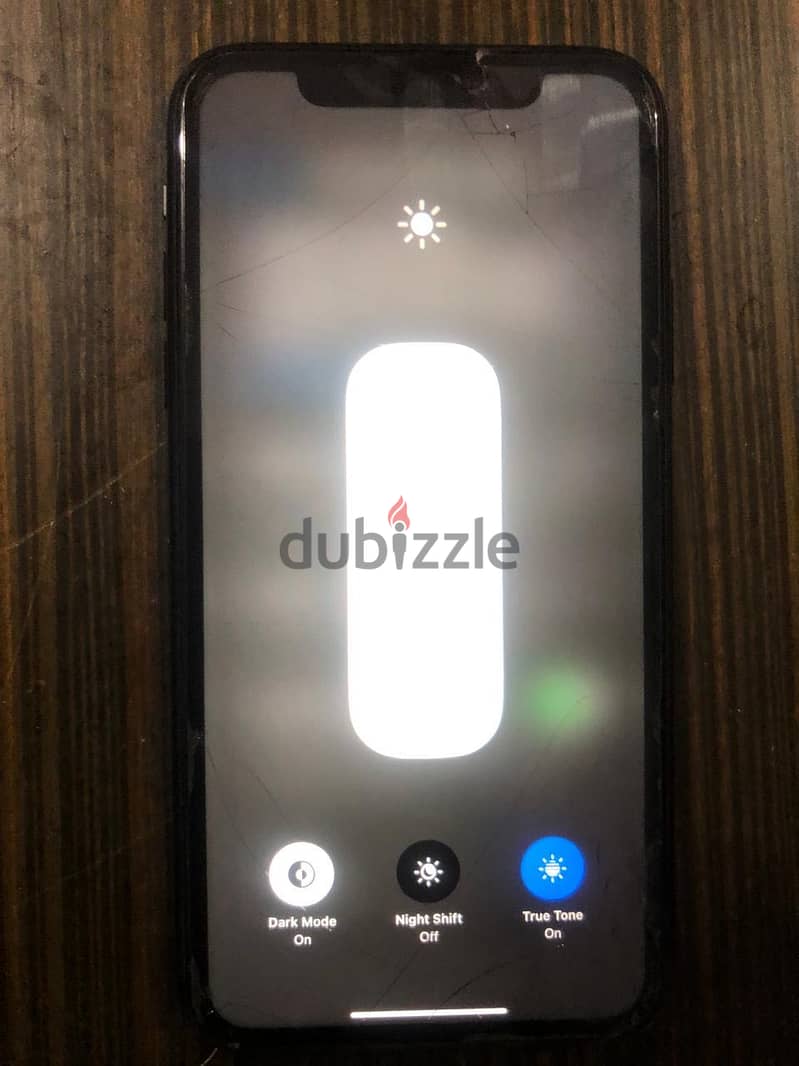 Apple - iPhone XR 7