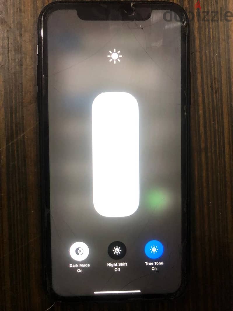 Apple - iPhone XR 8