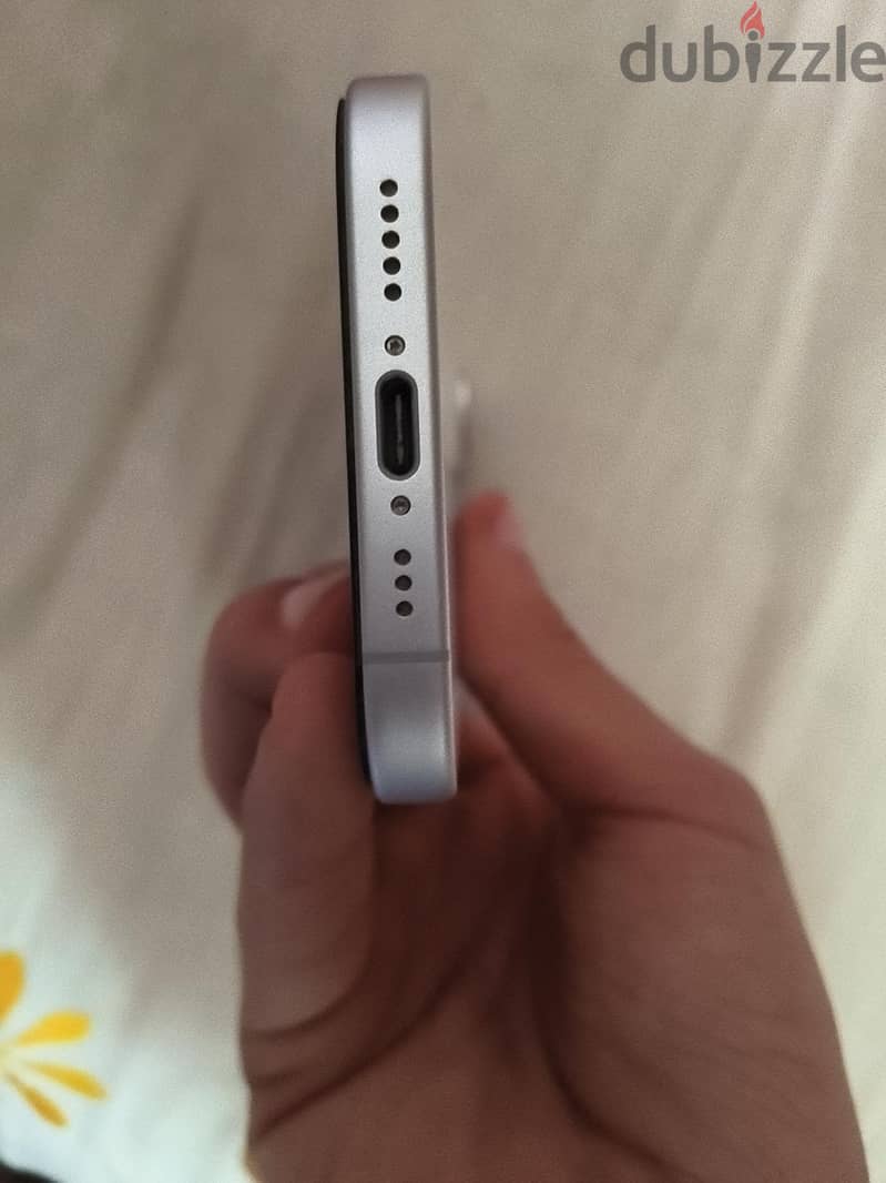 Apple - iPhone 17 4