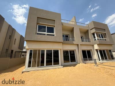 Twin House for Sale in Etapa Compound Sheikh Zayed City - Overlooking one of the largest landscape views