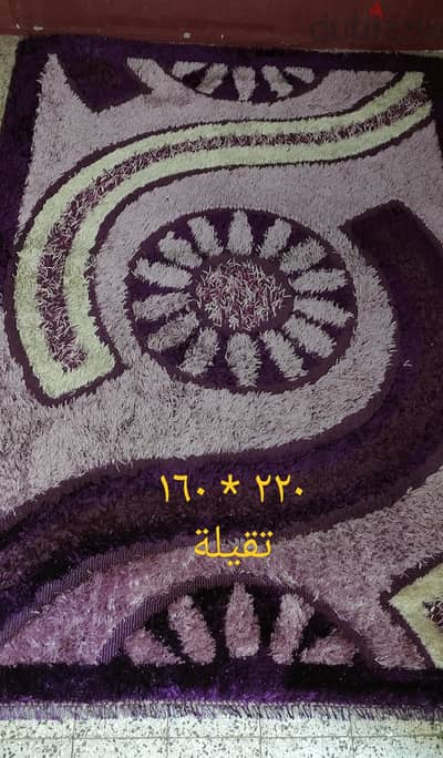 ٣ سجادات البنفسجي ب ٥٠٠ والباقيين ب ٤٠٠ الواحده و في واحده رابعه