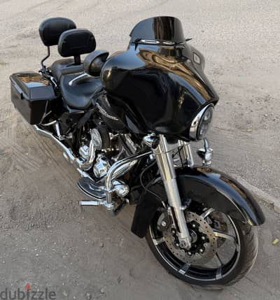 FOR SALE – 2012 Harley-Davidson Street Glide  Mint Condition loaded