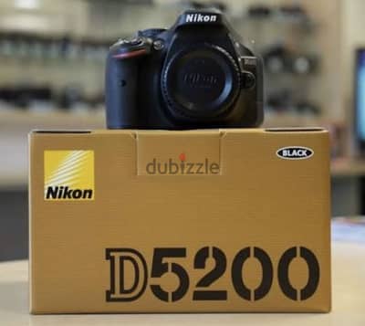 للبيع كاميرا نيكون D5200