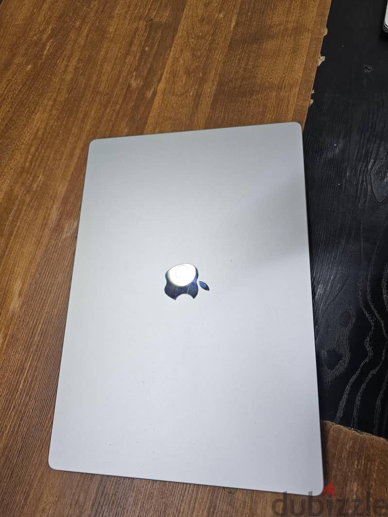Macbook Pro M1 pro 16 inch 1 tera ssd عرض 1