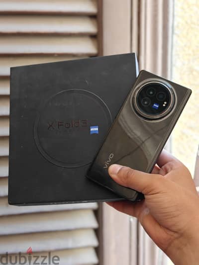 Vivo X Fold3 كسر زيرو بكل مشتملاته معفي ضريبه للبيع 512 او البدل