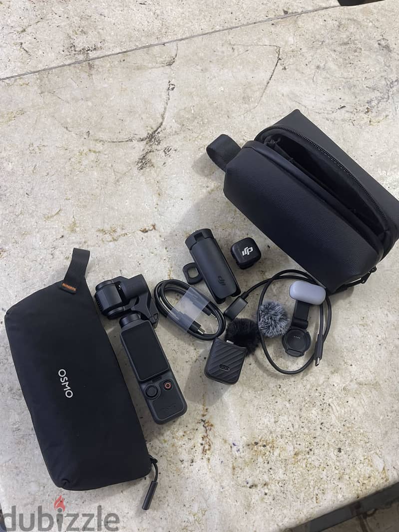 DJI Osmo Pocket 4 Creator Combo 1
