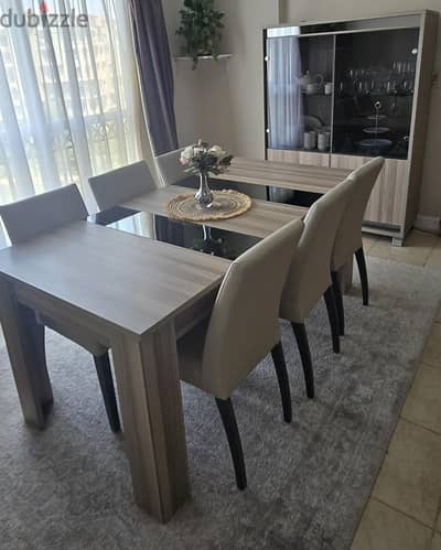 Dinning room set Hub furniture