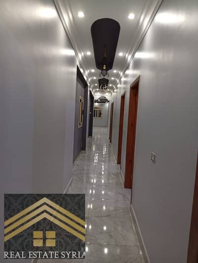 Apartment for rent in the ninth area next to Green Hills Club, third floor, large reception, three pieces, large kitchen, two bathrooms, three bedrooms, 12000 required