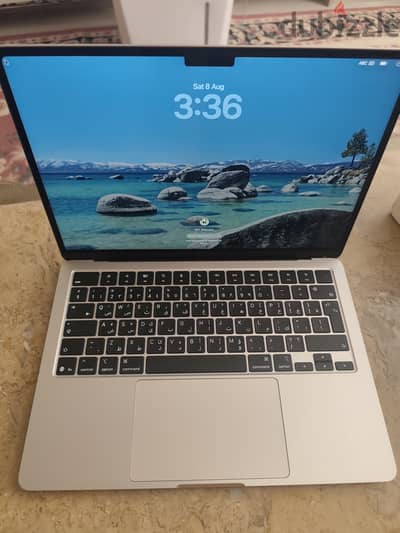 13 inches, MacBook Air 4.24gb ram.   512gb storage    like anew
