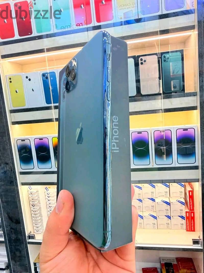 Apple - iPhone 11 Pro Max 3