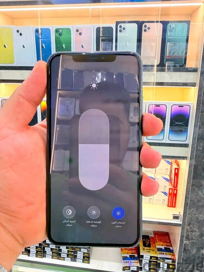 Apple - iPhone 11 Pro Max 4