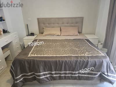 Solid bed and as brand new, sold as used WITHOUT mattress