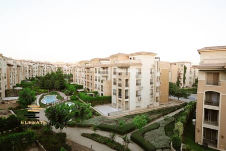 Apartment for rent 3 rooms super lux finishing in Compound Stone