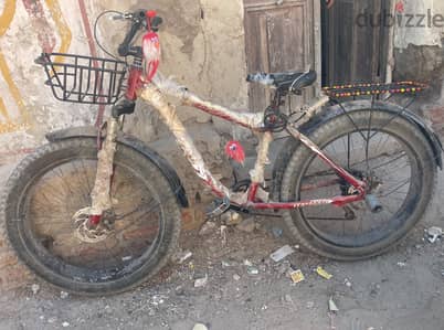 عجلة دبابة