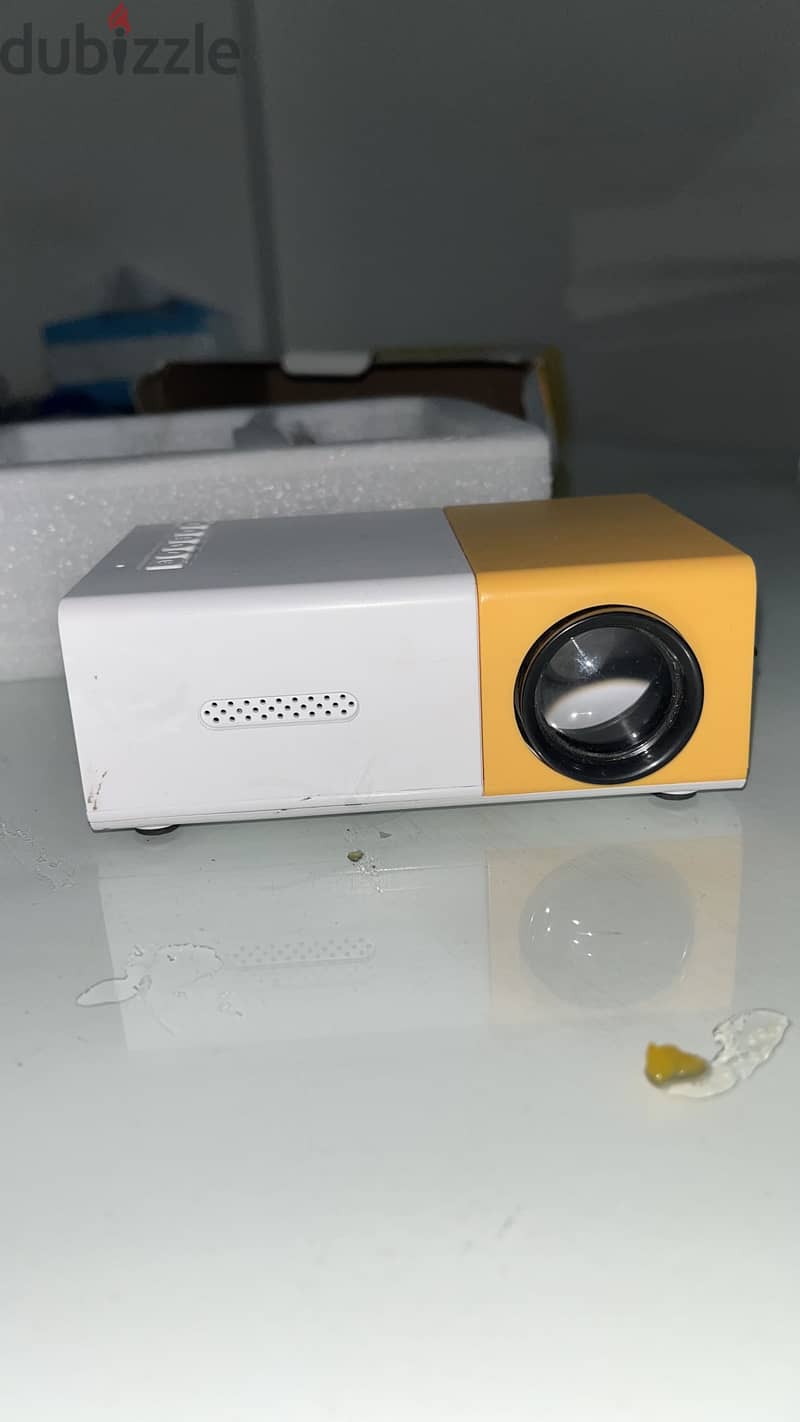 LED mini projector 1