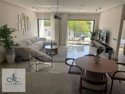 شقة مميزة للإيجار داخل Lake View Residence، بمساحة 145 مترًا مربعًا وتقع في الدور الأول. تتميز بتوزيع عملي ومريح، وتضم غرفتي نوم وحمامين،