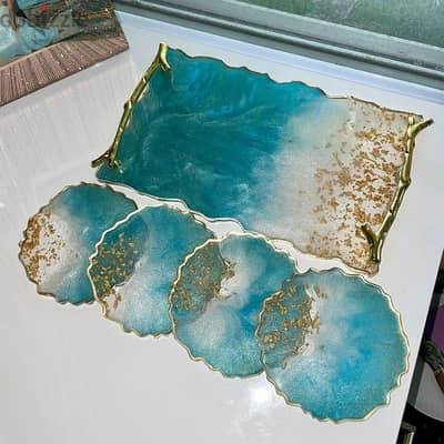 Handmade Epoxy Resin Serving Tray with 4 Coasters Handmade Epoxy Resin Serving Tray with 4 Coasters