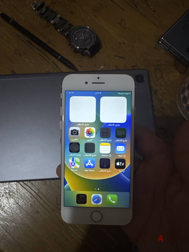 Apple - iPhone 8 5