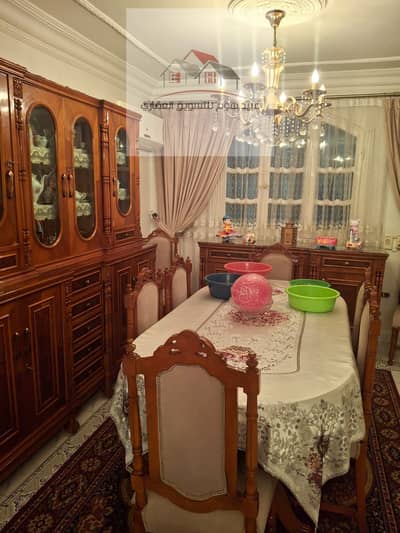 شقه للبيع 160 متر بمدينه نصر المنطقه العاشره بالقرب من مدرسه نجيب محفوظ