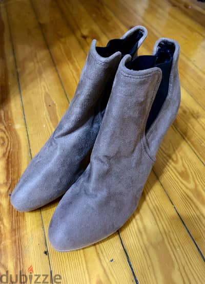 Brown boots size 40