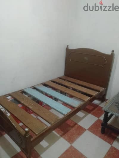 سرير خشب استعمال