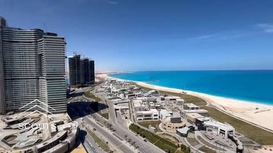 اخر برج في العلمين شقة للبيع متاحة متشطبة بالكامل بالتكييفات بحري بفيو مميز للبحر والشاطئ بجوار مارينا بورتو جولف