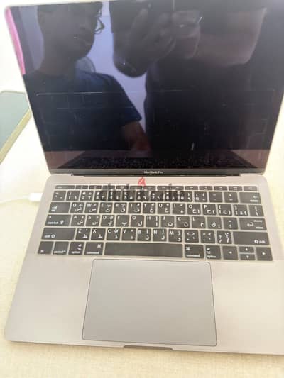Macbook pro 2017 13-inch 256gb storage 8gb ram Cycle count 915