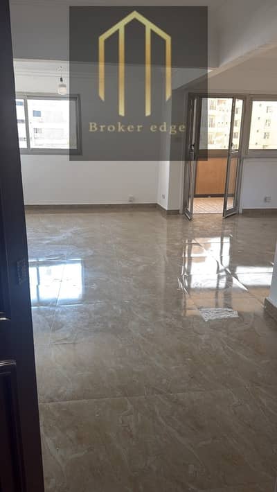 Apartment for residential only, modern building 210m, Al-Jawla and Al-Nuzha