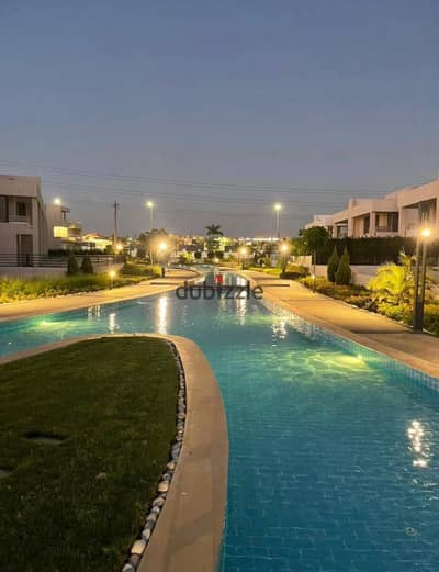  تاون هاوس ميدل للبيع استلام فوري مساحه 256م – في كمبوند Lake West 1