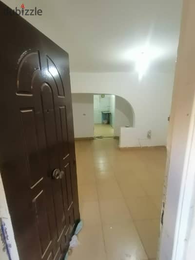 Studio for rent in Maadi, new law, upscale and very quiet location, ground floor, two rooms, living room, bathroom, kitchen, gas