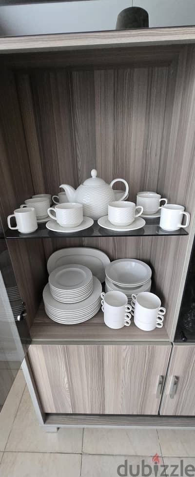 Dinner plates set + tea set