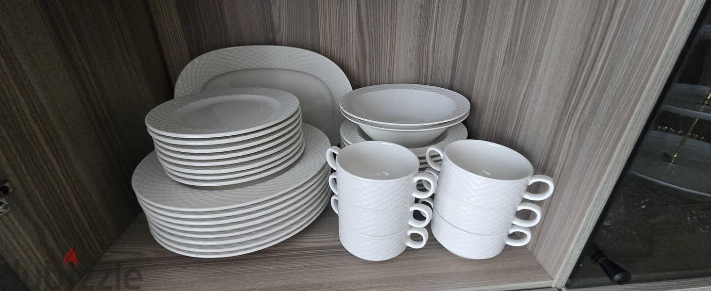 Dinner plates set + tea set 1