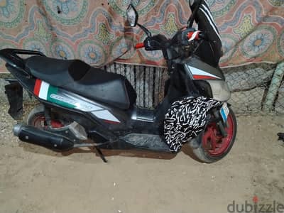 سكوتر بينيلي كافينيرو سبورت 150 (Benelli Caffenero 150 Sport