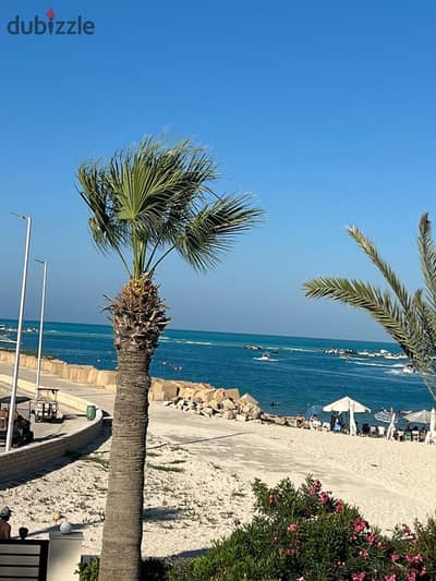  للرقي والأناقة عنوان. . فيلا أول صف على البحر مباشرة بفيو ساحر في مارينا 5 (منطقة 23)